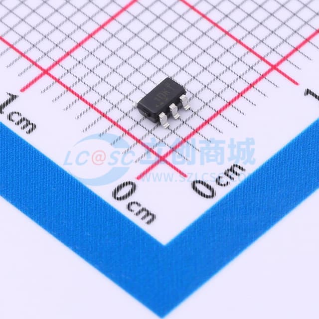具有主动输出放电和使能功能的 150mA、低压降稳压器实物图