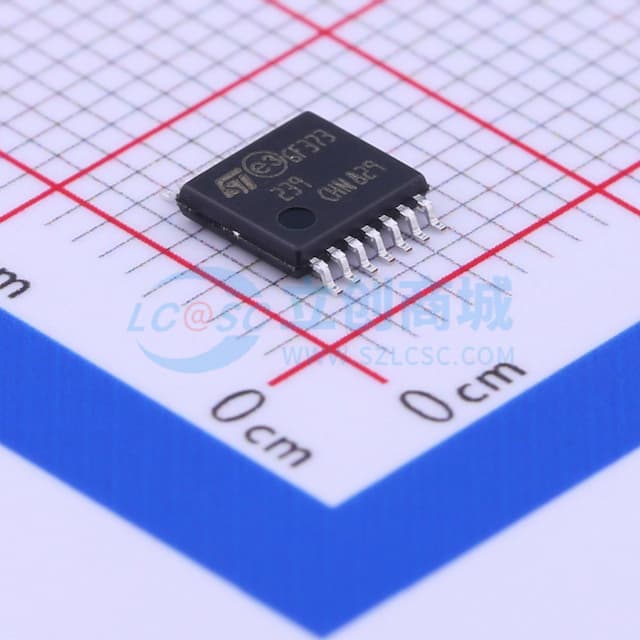 低功耗四通道电压比较器实物图