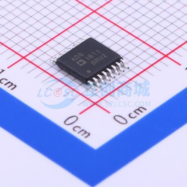 1 Ω 典型导通电阻，±5 V、+12 V、+5 V 和 +3.3 V 四路单刀单掷开关实物图