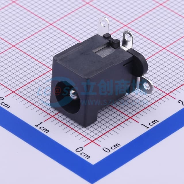 DC电源插座 内径:2.5mm 外径:6.3mm实物图