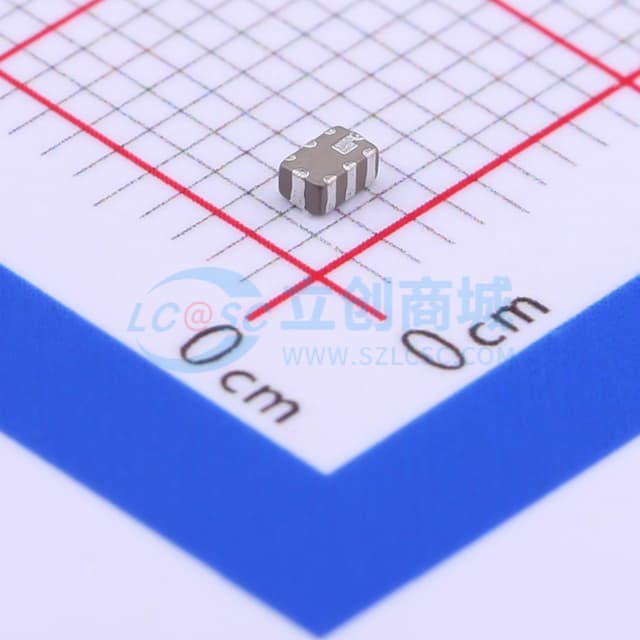 适用于2400-2500MHz的多层带通滤波器（平衡输出型）实物图
