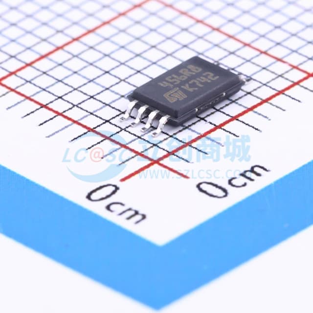 256-Kbit I2C兼容EEPROM实物图
