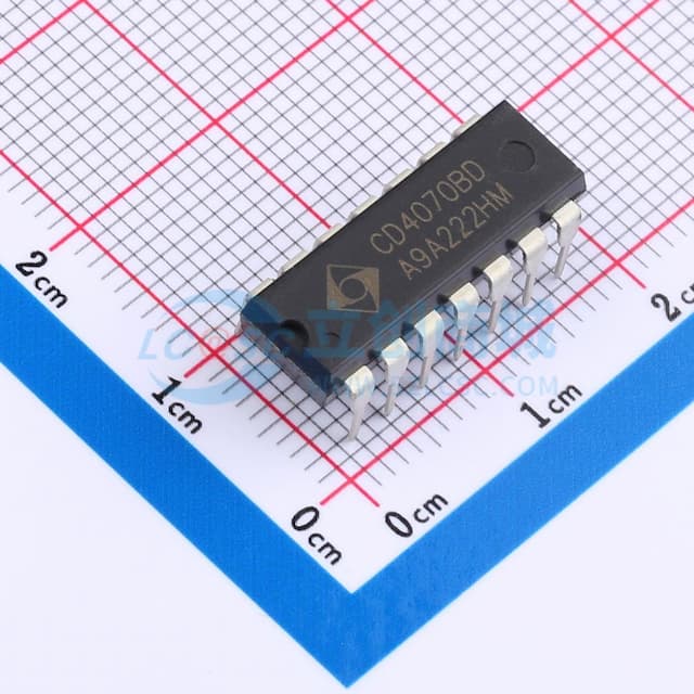 4-2输入异门IC实物图