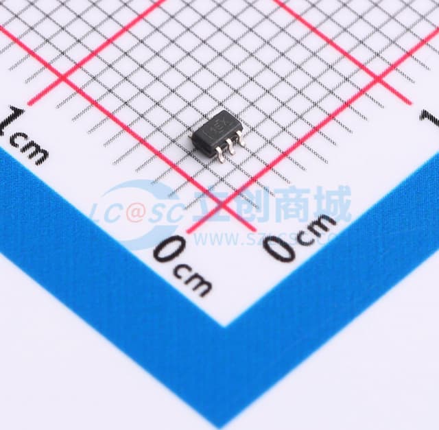 符合AEC-Q100标准且具有皮安级IB和使能引脚的40V、双向、高精度电流感测放大器实物图