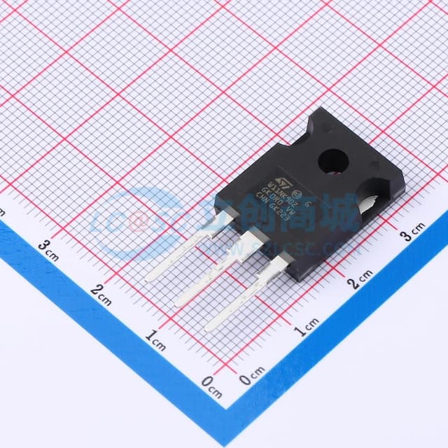 1个N沟道 耐压:900V 电流:9.2A实物图