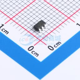 具有使能功能的 300mA、低 IQ、低压降稳压器缩略图