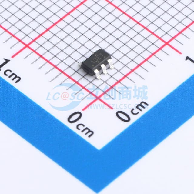 具有使能功能的 300mA、低 IQ、低压降稳压器实物图