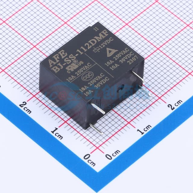 超小型大功率继电器实物图