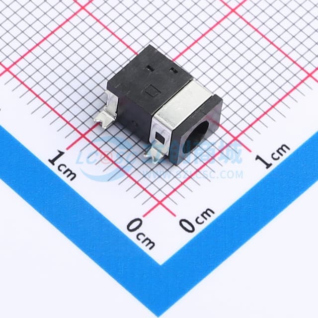 DC电源插座 内径:1.3mm 外径:3.7mm实物图