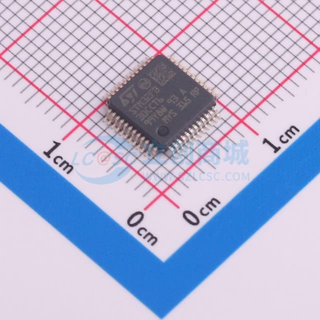 托盘 主流ARM Cortex-M0超值系列MCU，具有256 KB Flash和48 MHz CPU实物图
