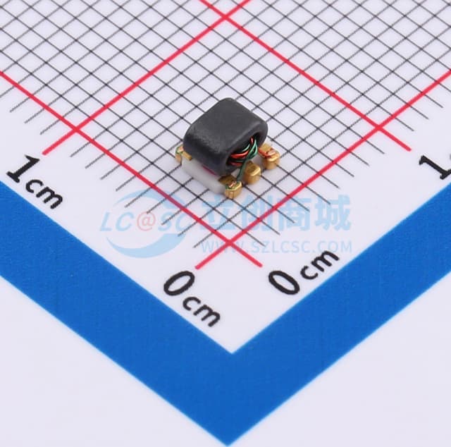 4.5-3000MHz,SMT,50Ω,1:1阻抗比,巴伦变压器实物图