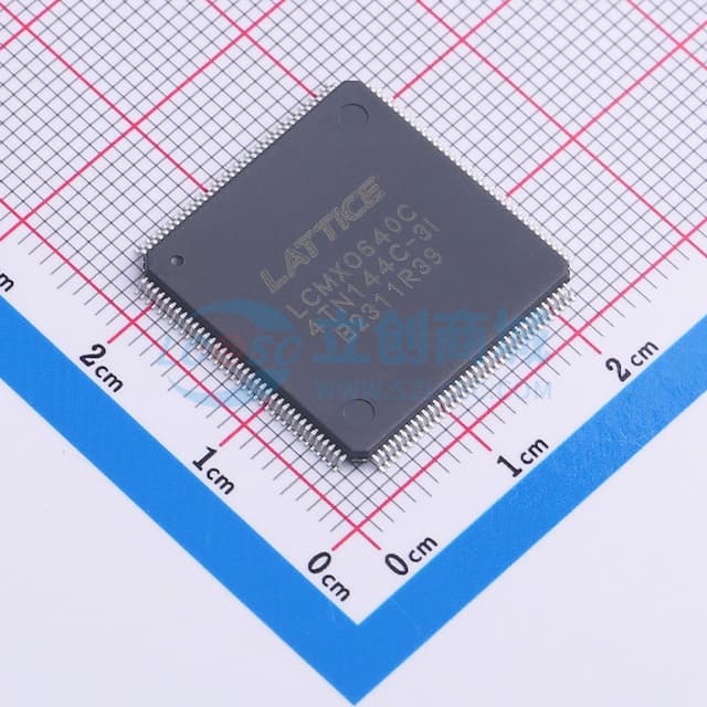 LCMXO640C 3TN144I实物图