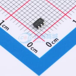 具有使能功能的 30mA、低 IQ、低压降稳压器缩略图