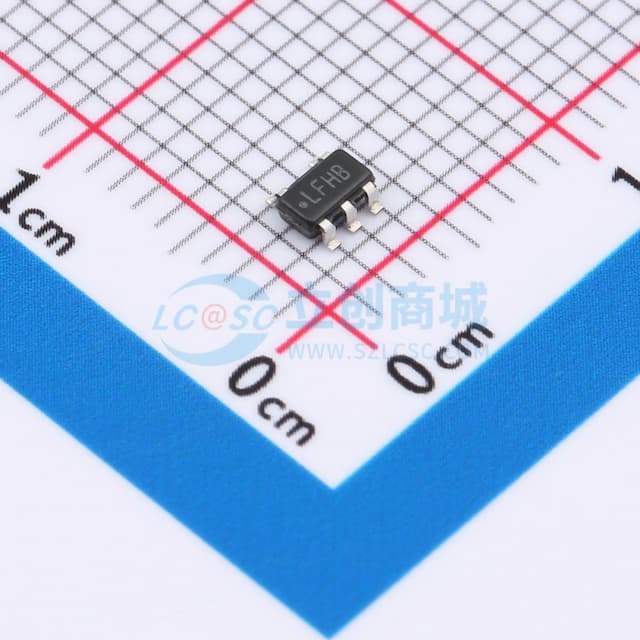 具有使能功能的 30mA、低 IQ、低压降稳压器实物图