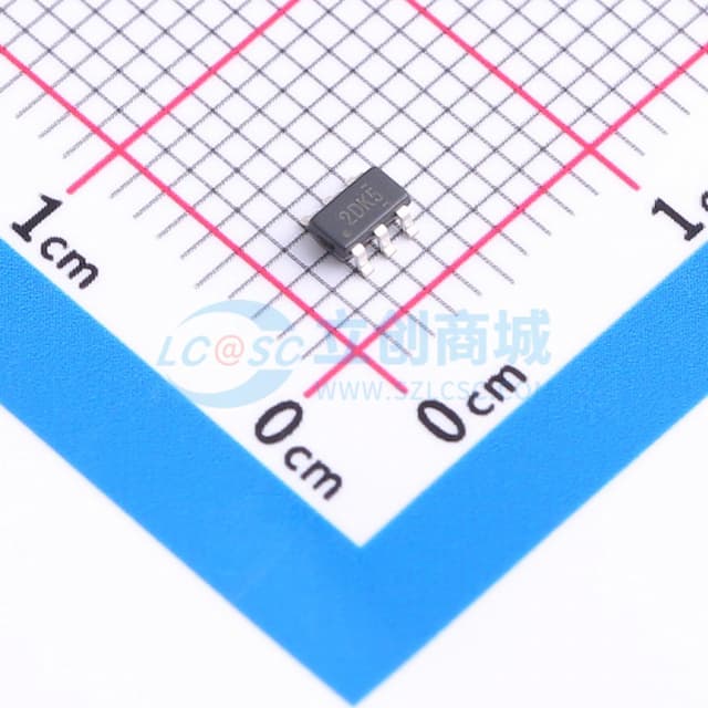 TLV4062-Q1、TLV4082-Q1 具有集成基准的双通道、低功耗比较器实物图