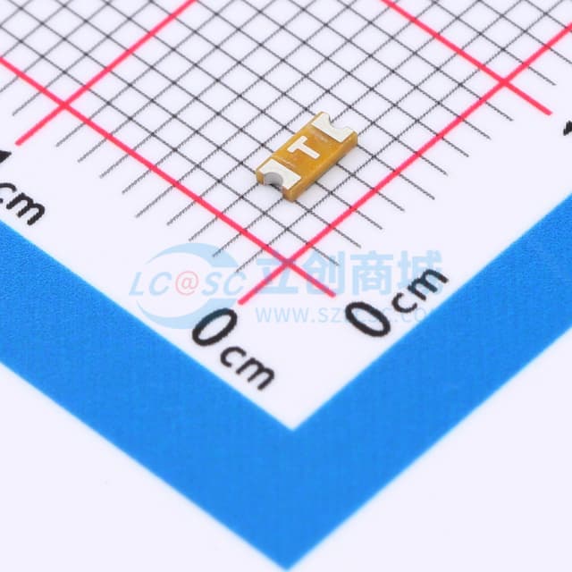 32V贴片式保险丝实物图