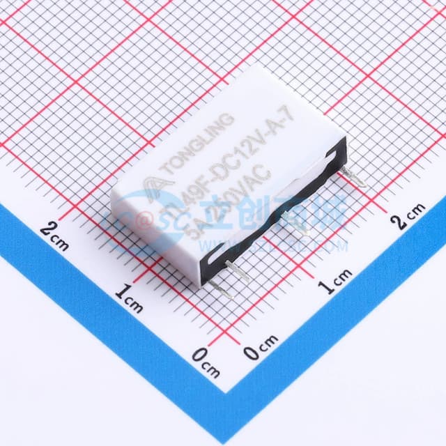 PCB继电器，5A触点切换能力，触点和线圈间介质电压3kV实物图