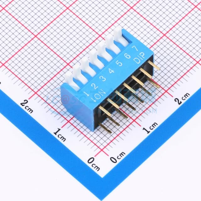 拨码开关蓝色07P-180度 间距2.54mm 立式直插侧拨琴键式7位DIP实物图